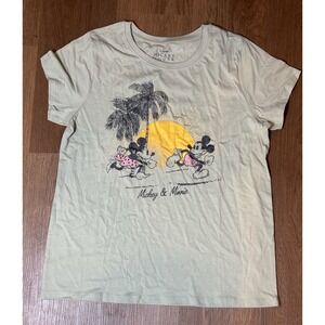 Disney Mickey and Minnie Mouse On Beach Women's Green Graphic T-Shirt Size M